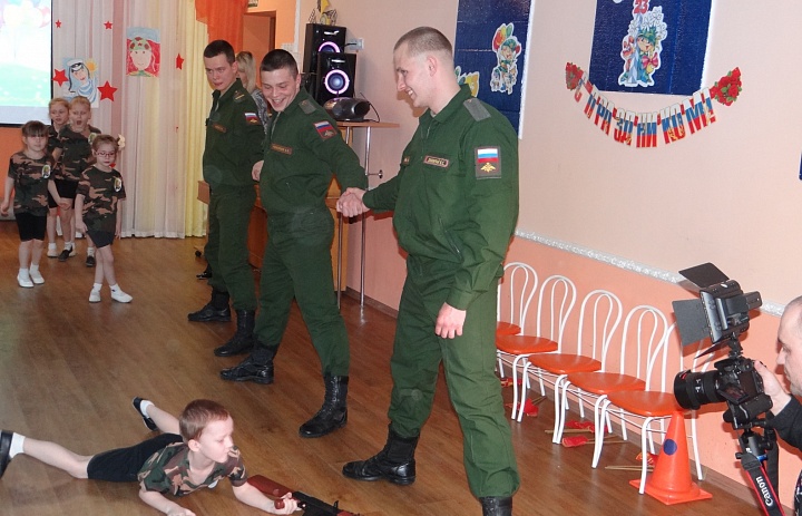 Ко Дню защитника Отечества в детском саду прошли праздничные мероприятия.